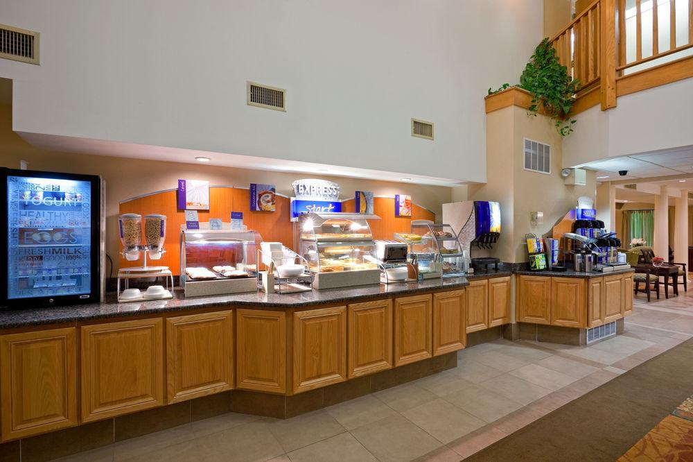 Holiday Inn Express & Suites Carneys Point - Pennsville By Ihg Bagian luar foto