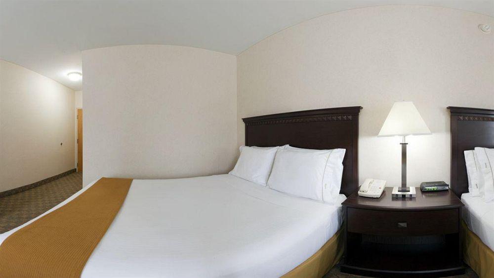 Holiday Inn Express & Suites Carneys Point - Pennsville By Ihg Bagian luar foto