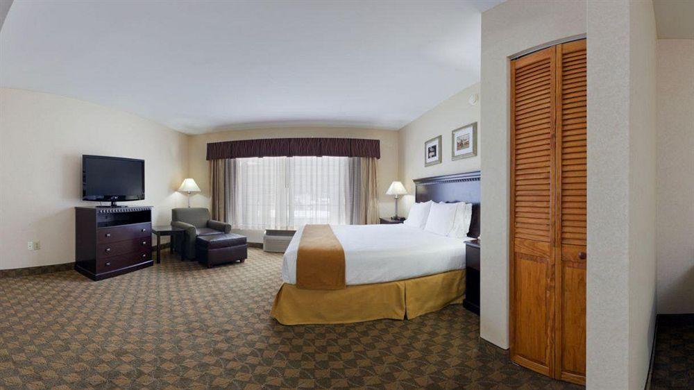 Holiday Inn Express & Suites Carneys Point - Pennsville By Ihg Bagian luar foto