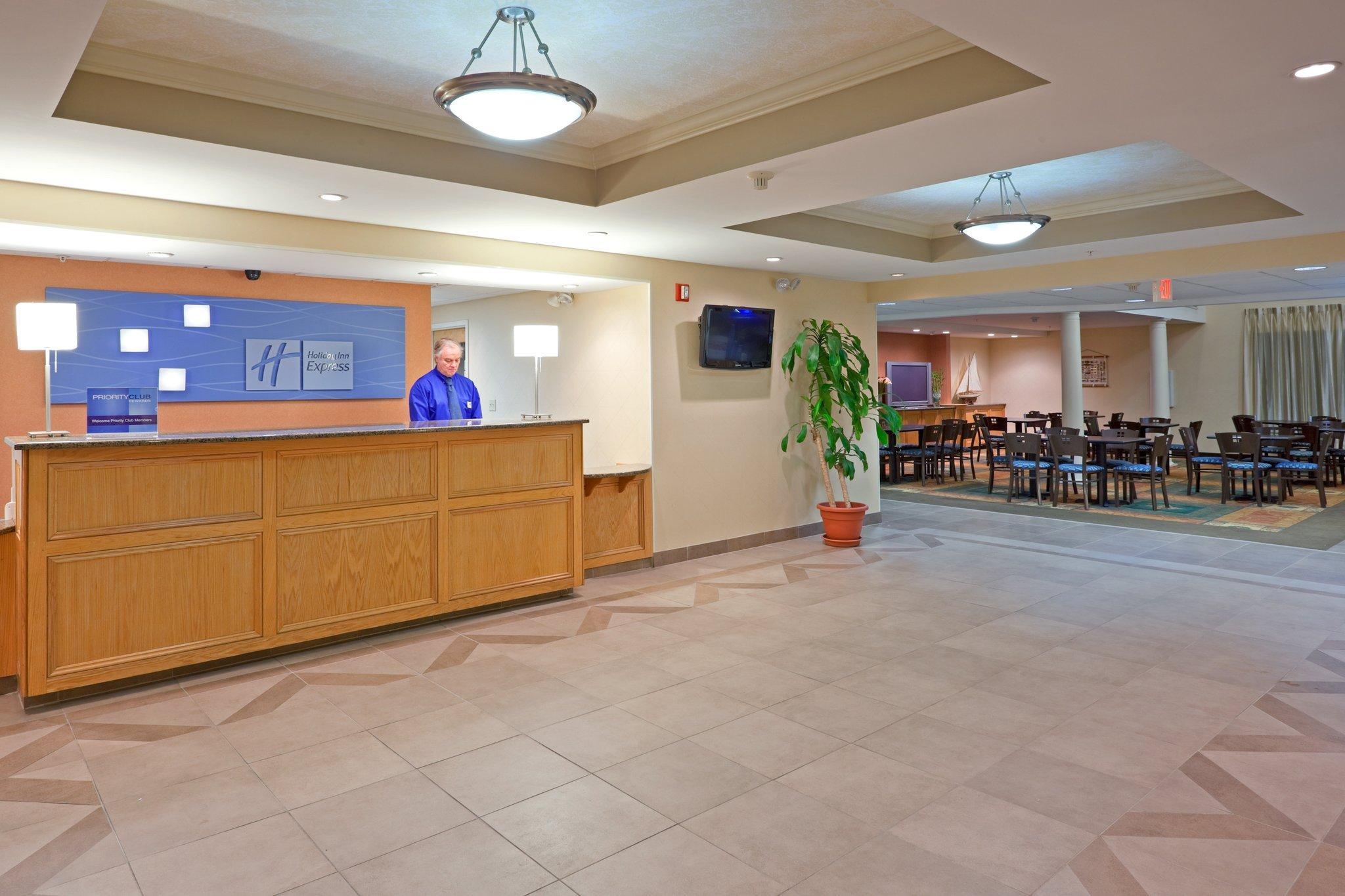 Holiday Inn Express & Suites Carneys Point - Pennsville By Ihg Bagian luar foto