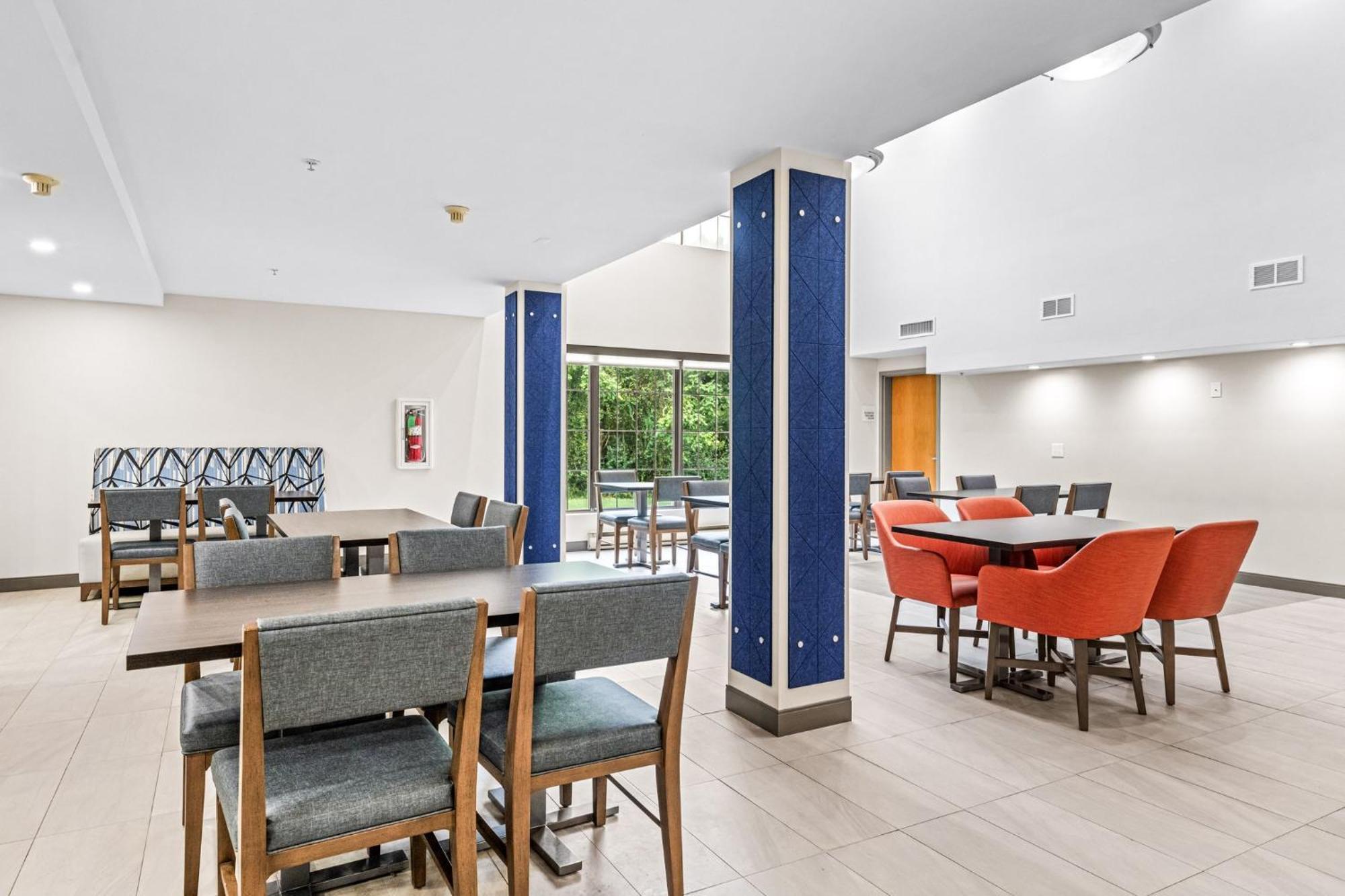 Holiday Inn Express & Suites Carneys Point - Pennsville By Ihg Bagian luar foto