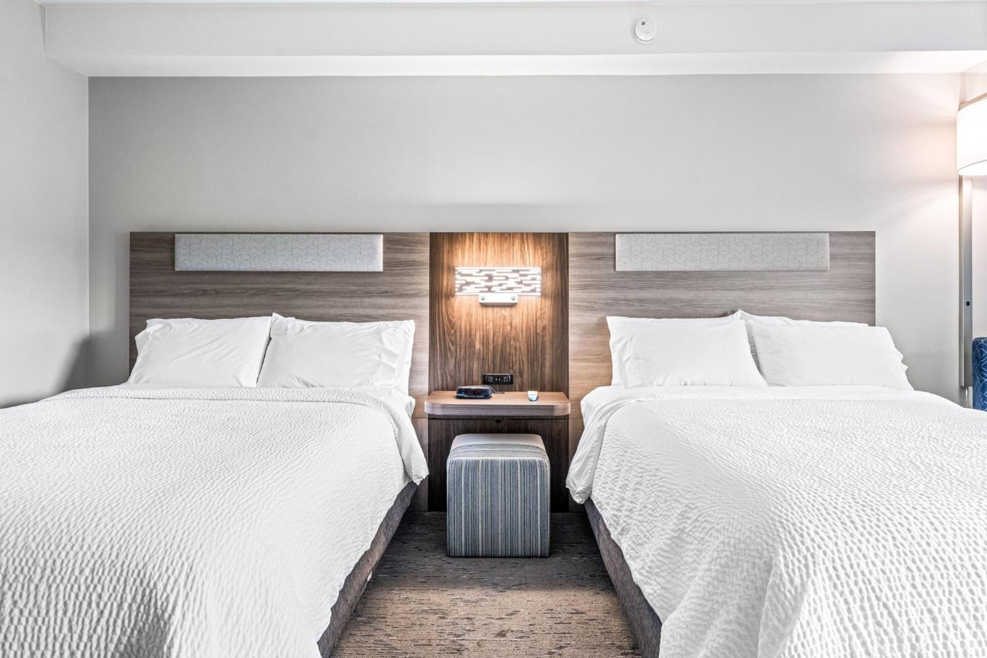 Holiday Inn Express & Suites Carneys Point - Pennsville By Ihg Bagian luar foto