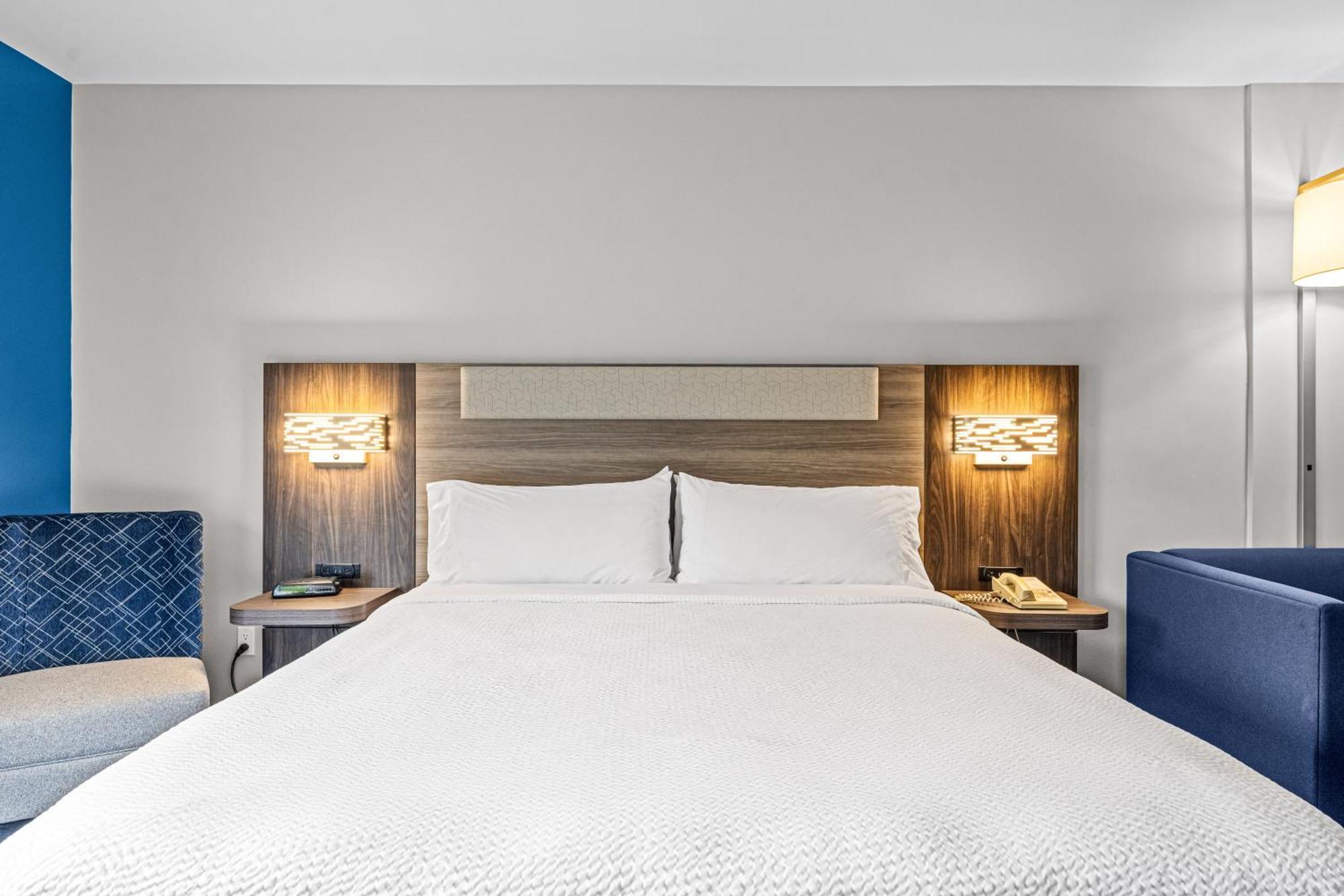 Holiday Inn Express & Suites Carneys Point - Pennsville By Ihg Bagian luar foto
