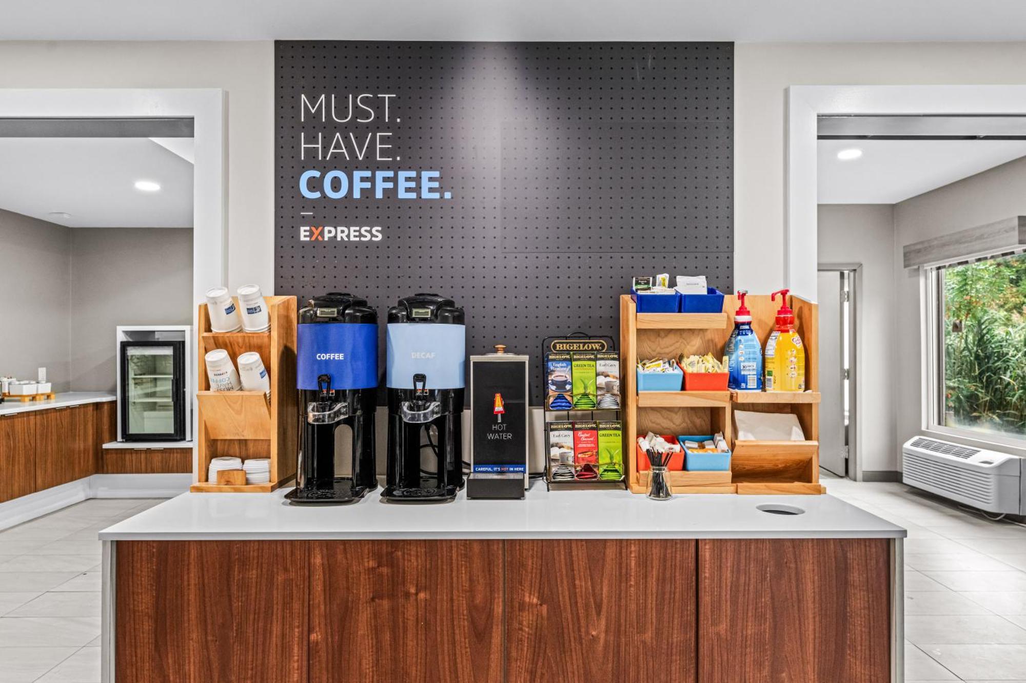 Holiday Inn Express & Suites Carneys Point - Pennsville By Ihg Bagian luar foto