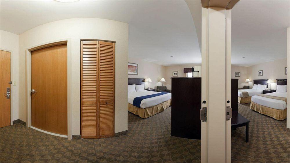 Holiday Inn Express & Suites Carneys Point - Pennsville By Ihg Bagian luar foto